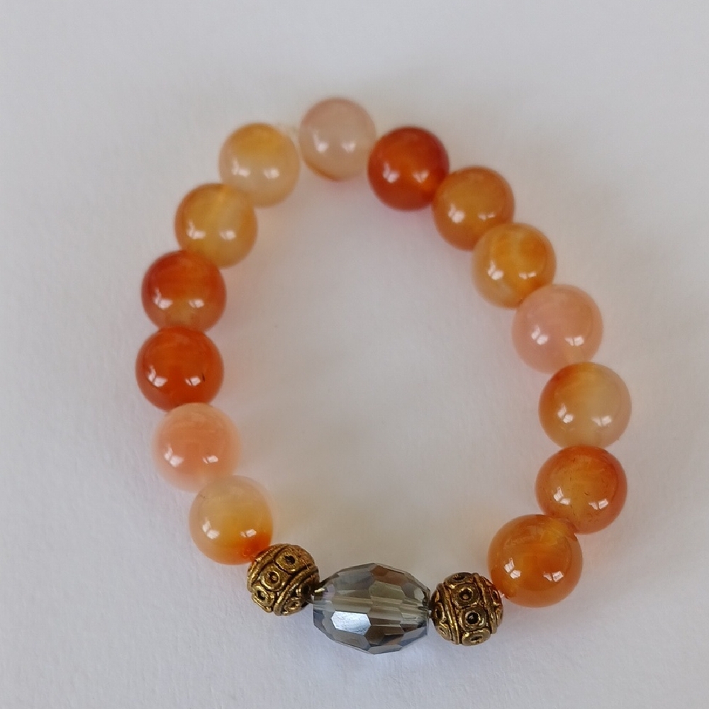 Elegant Quartz Beaded Bracelet